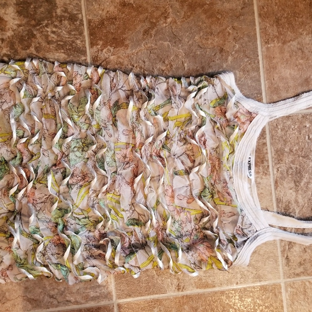 Ruffle tank